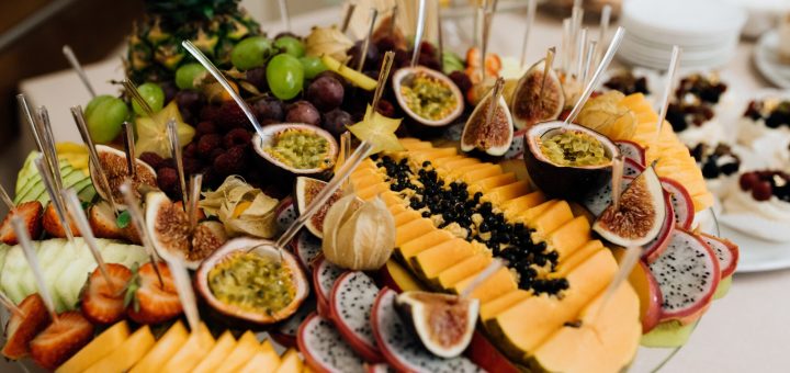 Преимущества выездного фуршета на корпоративных мероприятиях